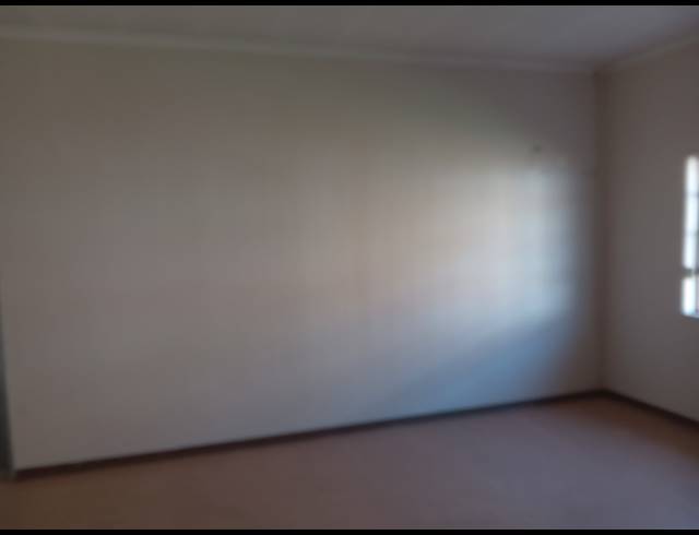 348M² BUILDING TO LET IN APEX